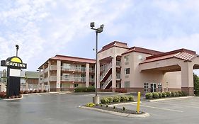 Days Inn By Wyndham Airport Nashville East